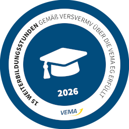 Siegel 2026: 15 Weiterbildungsstunden gemäß VersVermV über die VEMA EG erfüllt